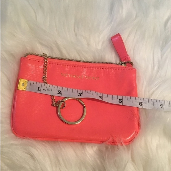 Victoria’s Secret coral 6x4 clutch with key chain - Picture 2 of 6